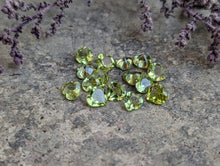 Load image into Gallery viewer, Peridot Heart Facets - 4mm
