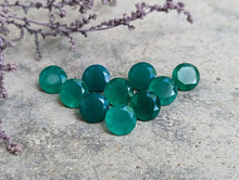 Load image into Gallery viewer, Green Onyx Round Facets - 8mm
