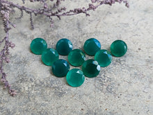 Load image into Gallery viewer, Green Onyx Round Facets - 8mm
