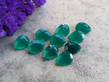 Load image into Gallery viewer, Green Onyx Teardrop Facets - 9x12mm
