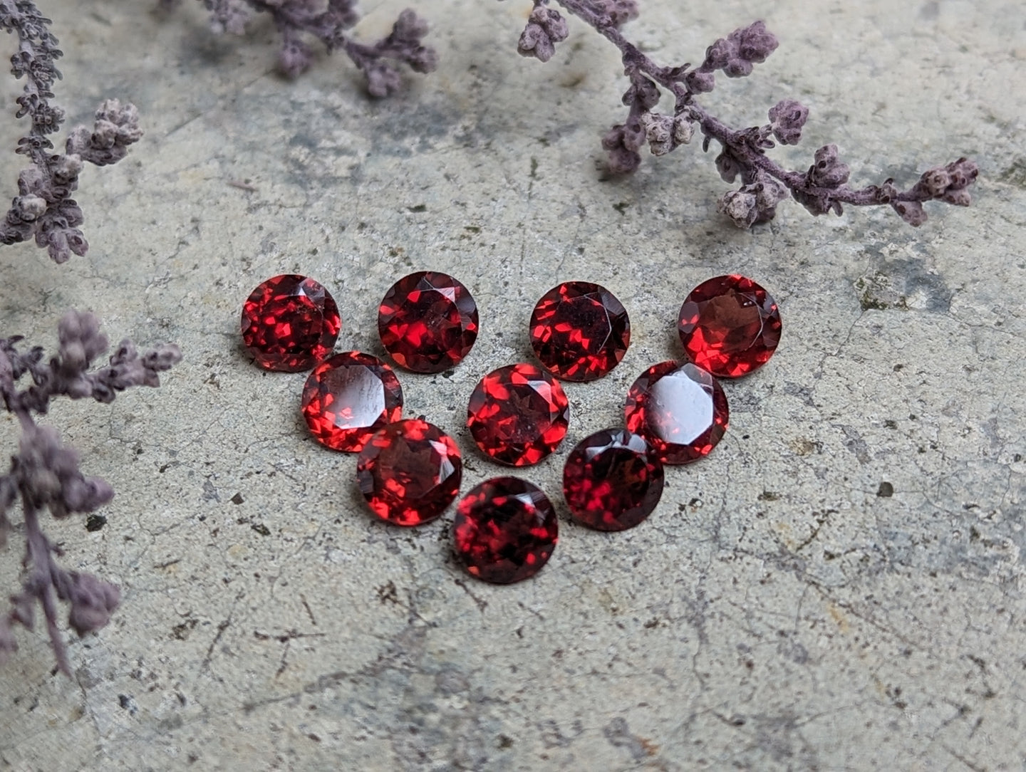 Garnet Round Facets - 5mm