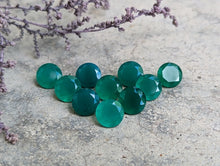 Load image into Gallery viewer, Green Onyx Round Facets - 8mm
