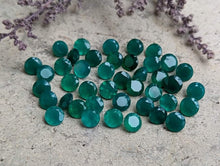 Load image into Gallery viewer, Green Onyx Round Facets - 5mm
