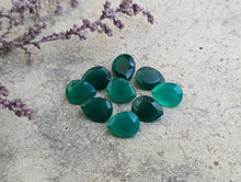 Load image into Gallery viewer, Green Onyx Teardrop Facets - 7x9mm
