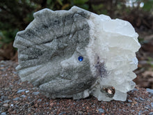 Load image into Gallery viewer, Quartz Druzy Moon Carving
