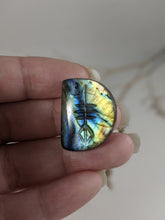 Load image into Gallery viewer, Labradorite Svefnthorn Cabochons
