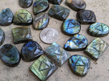 Load image into Gallery viewer, Labradorite Elemental Signs - Fire and Water
