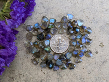 Load image into Gallery viewer, Labradorite Trillion Facets - 6mm
