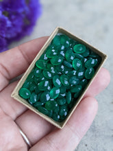Load image into Gallery viewer, Green Onyx Oval Rose Cuts - 5x7
