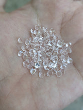 Load image into Gallery viewer, Rose Quartz Heart Facets - 4mm
