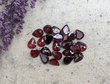 Load image into Gallery viewer, Garnet Teardrop Facets - 7x9mm
