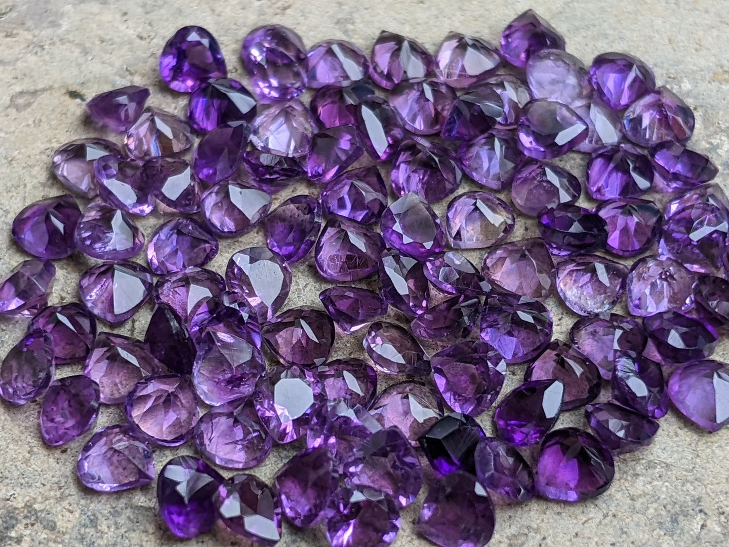 Amethyst Wide Teardrop Facets - 4mm (Dark)