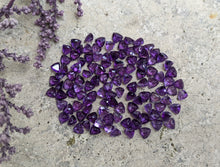 Load image into Gallery viewer, Amethyst Trillion Facets - 4mm
