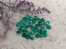 Load image into Gallery viewer, Green Onyx Wide Teardrop Facets - 6mm
